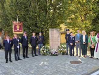 La polizia ricorda l'agente scelto Stefano Villa, perse la vita affrontando un rapinatore