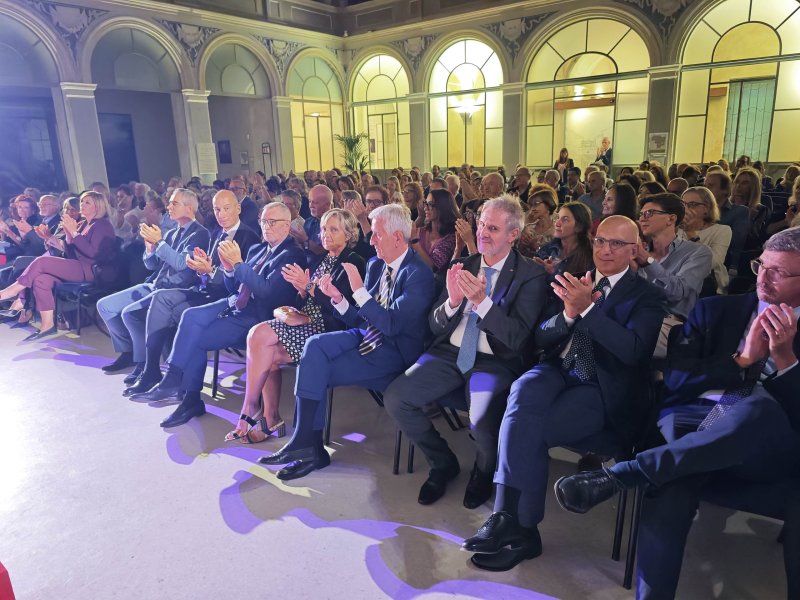 La potente Odissea di Manni Ossoli strappa applausi al PalabancaEventi
