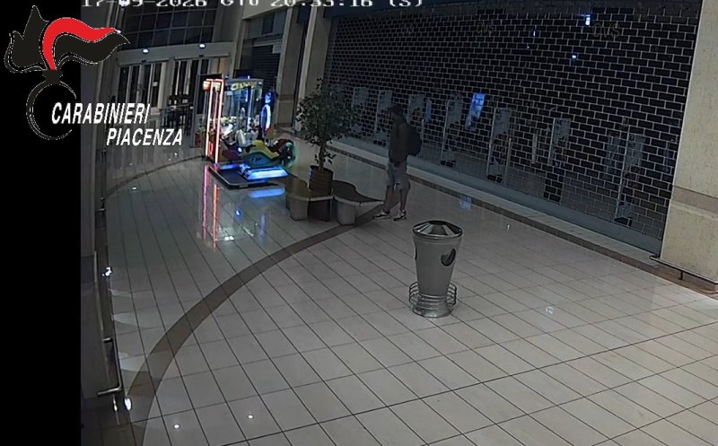 Rapine nei supermercati, i carabinieri fermano un 35enne