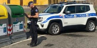 Rifiuti abbandonati o smaltiti irregolarmente, sette persone "pizzicate" dalla polizia locale