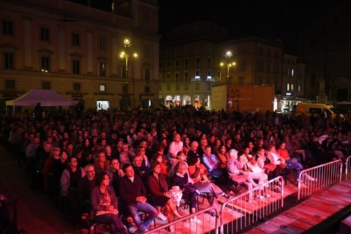 Serena Dandini al Festival del pensare contemporaneo: "La Costituzione? Più che cambiarla dovremmo rileggerla e ripassarla" AUDIO