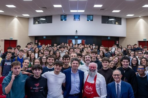 Alla Cattolica la lezione di Nico Acampora: "PizzAut senza l’amore non funziona"