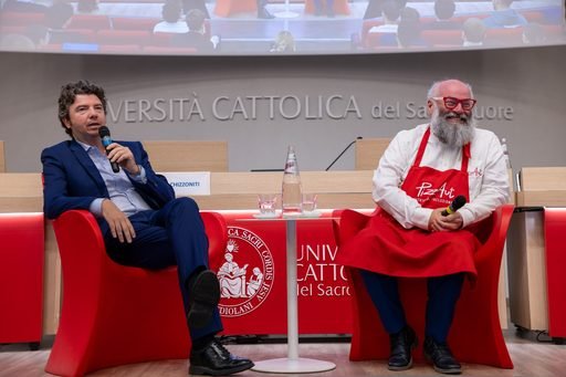 Alla Cattolica la lezione di Nico Acampora: "PizzAut senza l’amore non funziona"