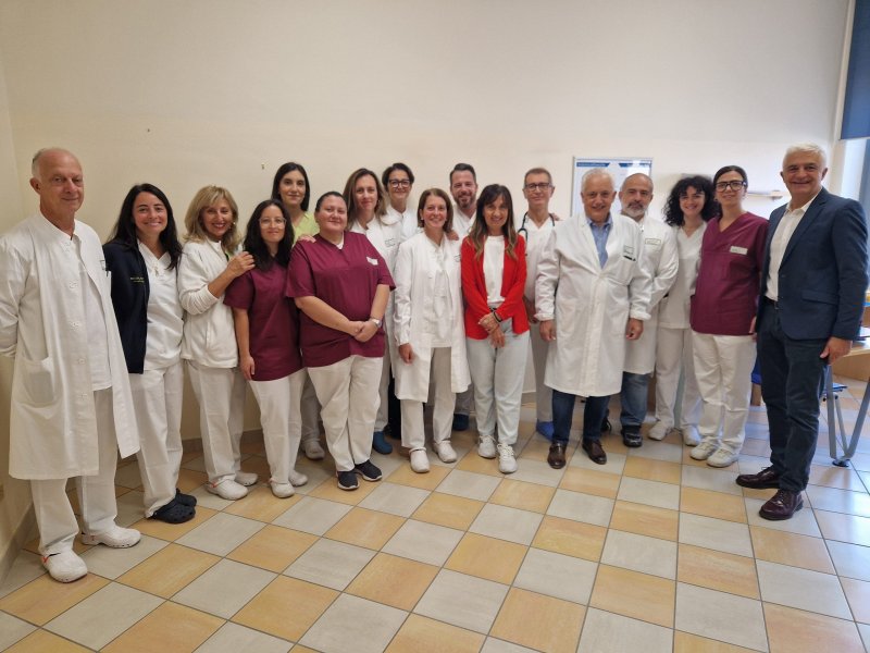 All'ospedale di Piacenza impiantato un "orecchio bionico" di ultimissima generazione: è il primo intervento in Italia FOTO