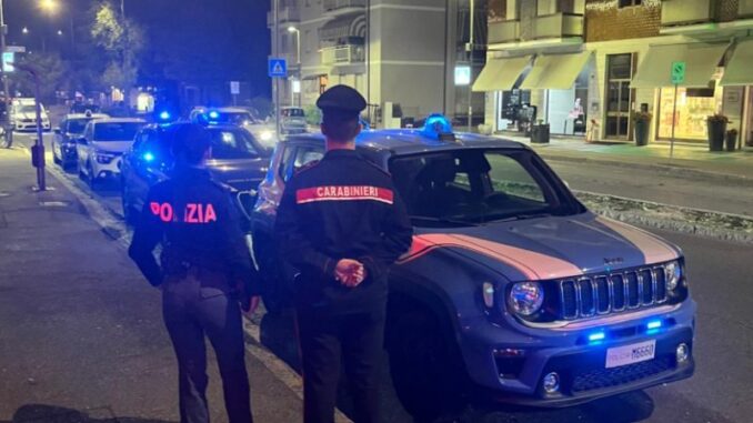 Controlli straordinari nelle zone della movida, oltre 150 persone identificate e verifiche nei locali
