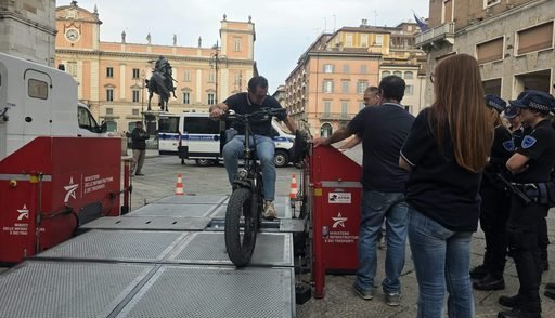 Controlli sulle biciclette elettriche, irregolari due sue tre: quattordici mezzi sequestrati su ventuno verificati