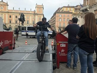 Controlli sulle biciclette elettriche, irregolari due sue tre: quattordici mezzi sequestrati su ventuno verificati