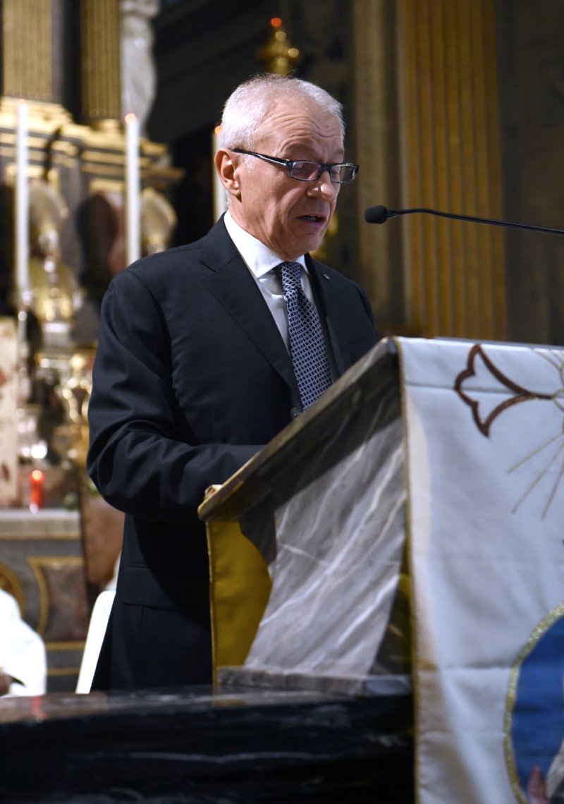 In centinaia in Santa Maria di Campagna per l'omaggio a Giuseppe Nenna: "Dedizione e legame con il territorio, grazie presidente"