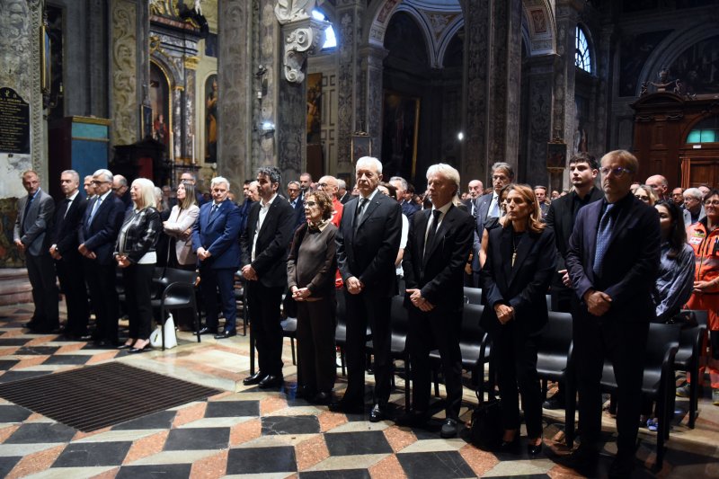 In centinaia in Santa Maria di Campagna per l'omaggio a Giuseppe Nenna: "Dedizione e legame con il territorio, grazie presidente"