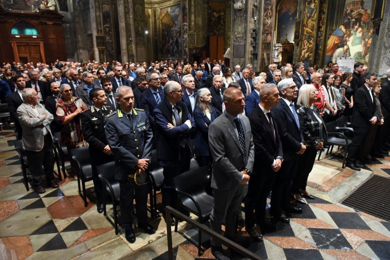 In centinaia in Santa Maria di Campagna per l'omaggio a Giuseppe Nenna: "Dedizione e legame con il territorio, grazie presidente"