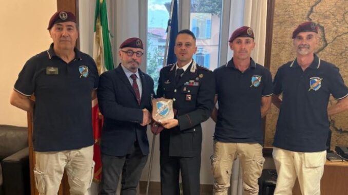L'associazione nazionale paracadutisti d’Italia incontra il nuovo comandante dei carabinieri Paolo Leoncini