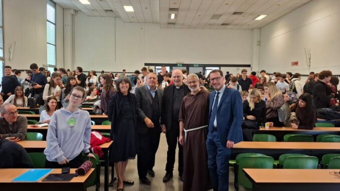 L’esempio di San Francesco d'Assisi, Roberto Pasolini ospite in Cattolica: "Percorrere la via della "piccolezza" per costruire la pace"