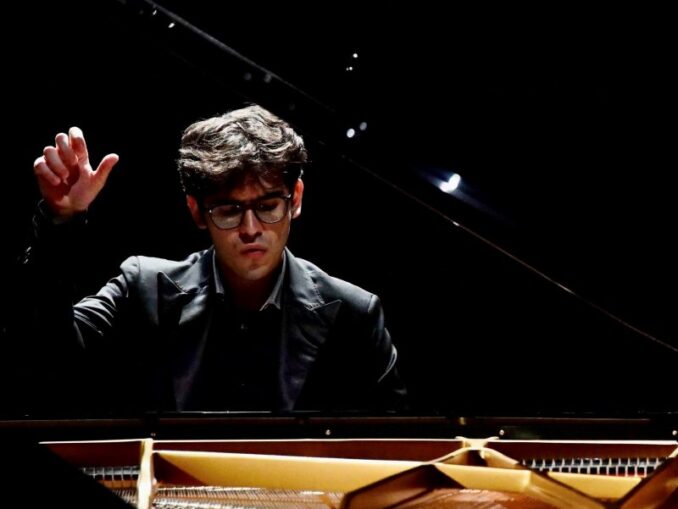 Ruben Xhaferi al Teatro Municipale di Piacenza il 16 ottobre