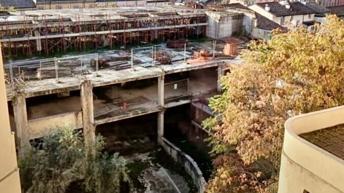 Via X Giugno, Papamarenghi: "Persa l'occasione dei parcheggi, ora la giunta fermi il degrado"